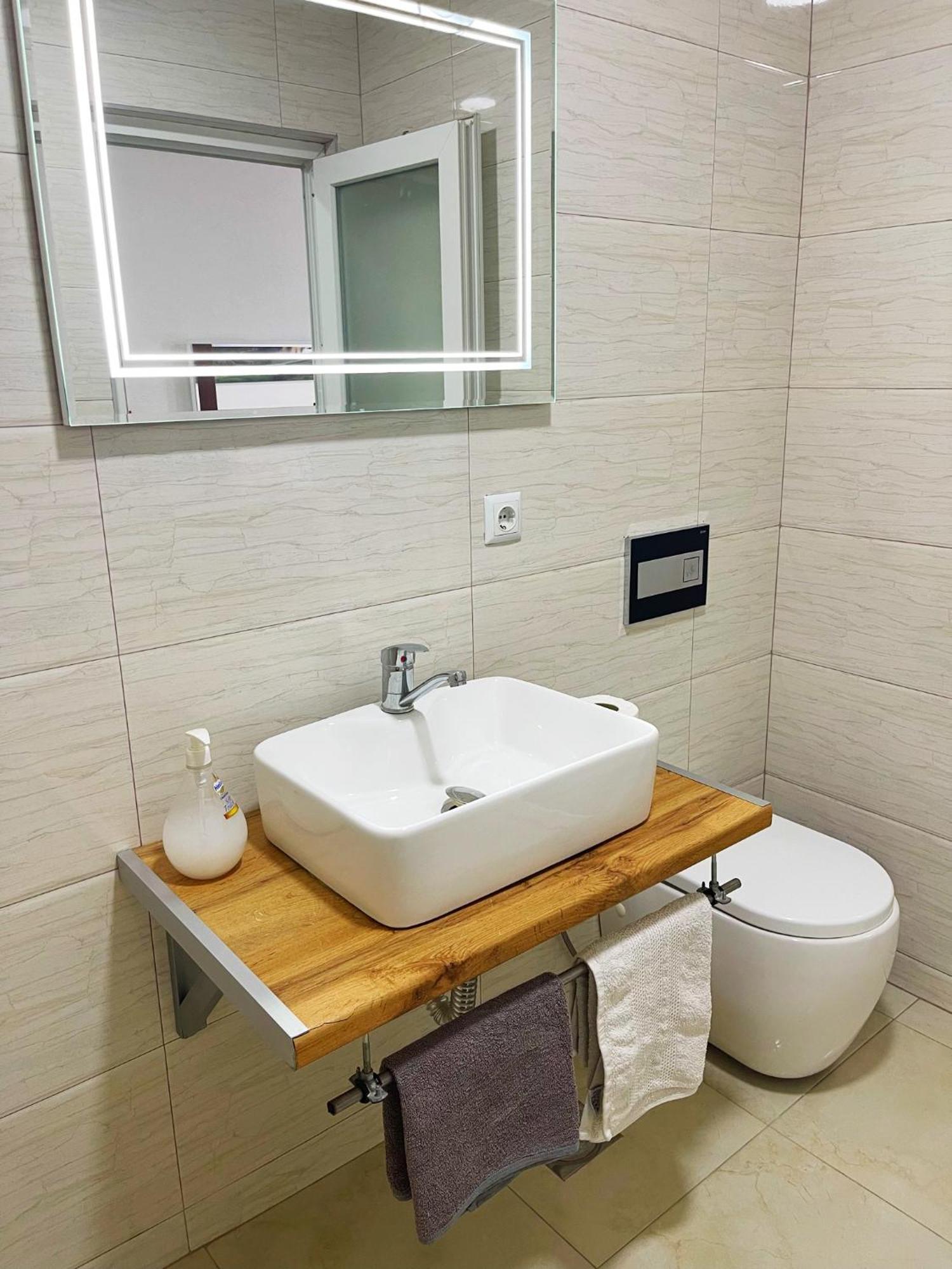Infinity Plaza Hotel Gjakova Exterior photo
